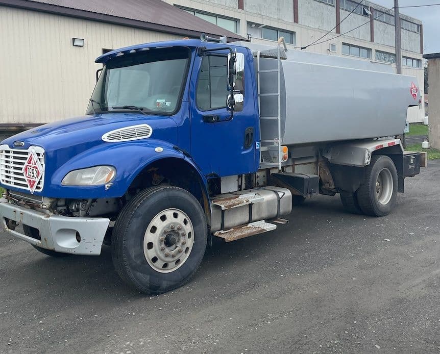 2005 Freightliner M2 106 with 2,700 gal 2-compartment aluminum tank (Stock 052927)